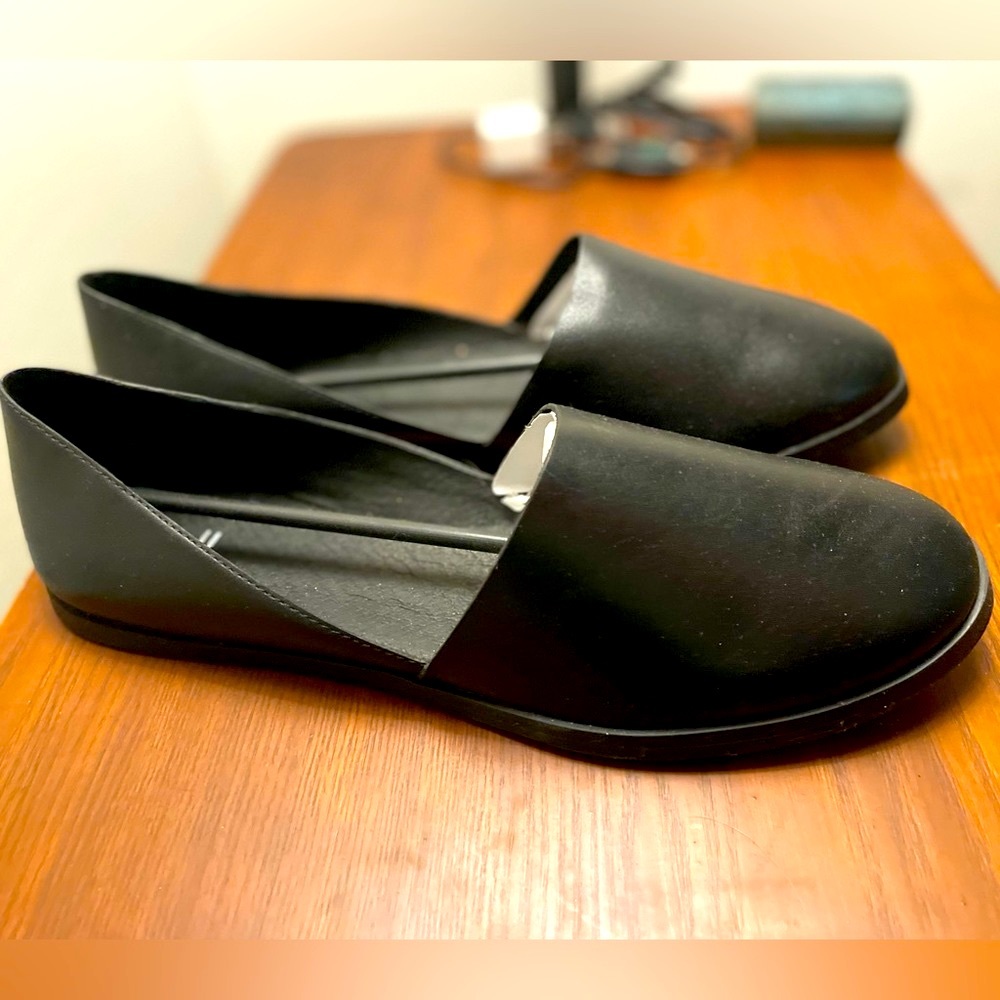 J.Jill Leather Slip on Womens flats. NWOT. Never worn.